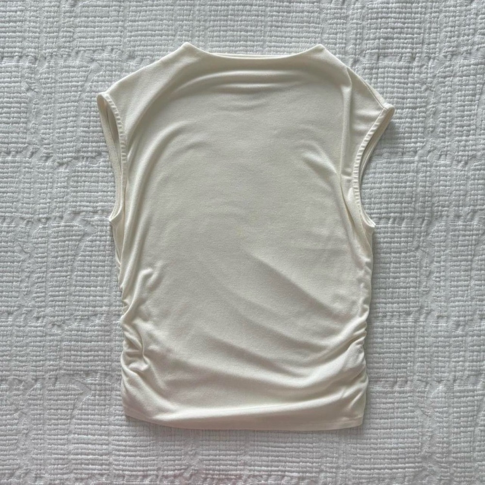 no boundaries high neck ruched top
